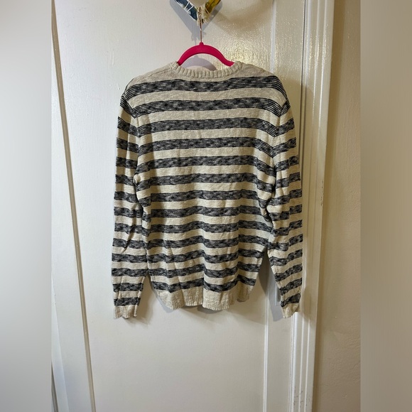 American Eagle Outfitters Preppy/Grunge Men’s Black and White sweater - Picture 2 of 5